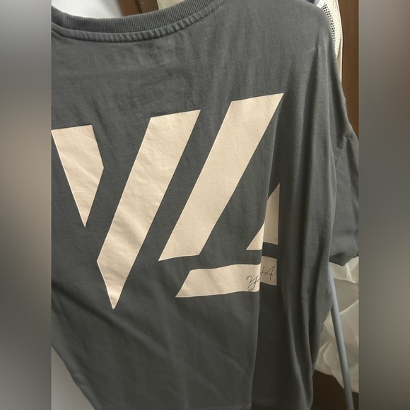 ⭐️YOUNGLA SHIRT BUNDLE⭐️ - Picture 2 of 5